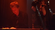 Hoelderlin spielt auf dem Keyboard beim KrautRockpalast 2005