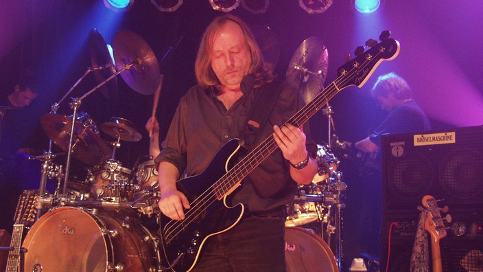 Gitarrist von Peter Bursch's Bröselmaschine beim KrautRockpalast 2005