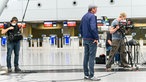 Maxim: Corona Session auf dem Flughafen Düsseldorf