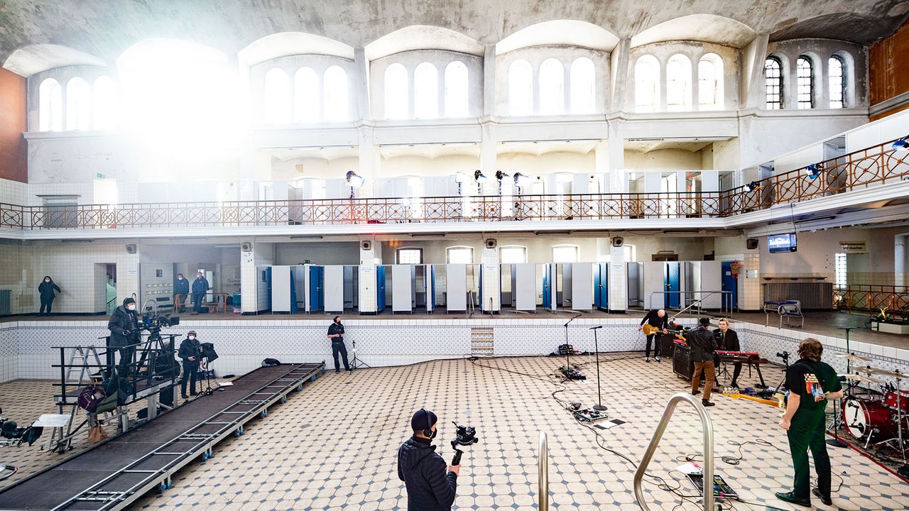 Milliarden: Rockpalast OFFSTAGE im Stadtbad Krefeld