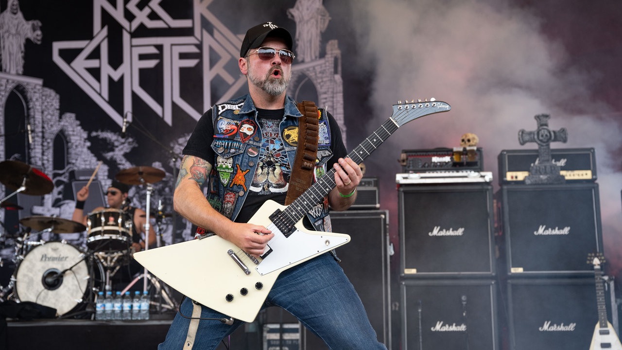 Neck Cementery