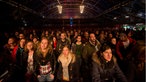 Das Publikum im sehr gut besuchten "Cathedral Tent" (das allerdings nicht nach einer Kirche aussieht).