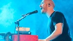 Der Keyboarder von "The Temper Trap" in der Nahaufnahme