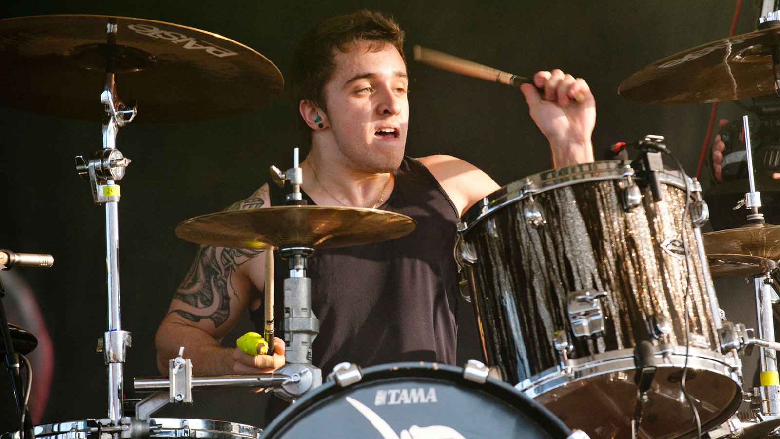 Der Drummer der Band in Aktion