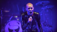 Sängerin Skin der Band Skunk Anansie brüllt ins Mikrofon 