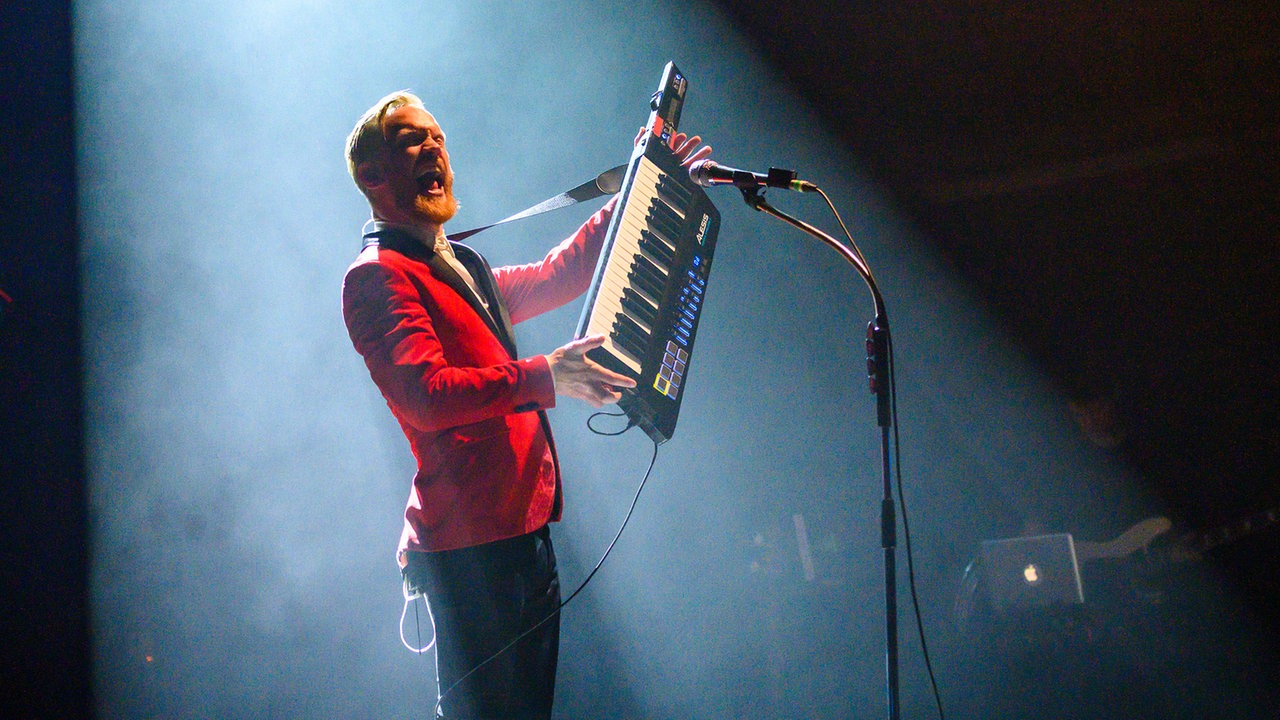  Royal Republic