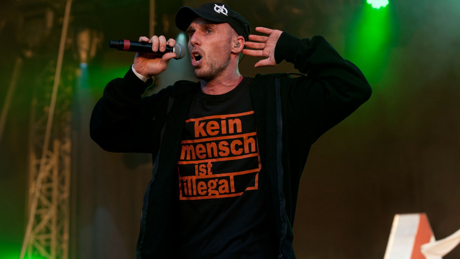 Silence singt