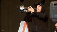 Ein Trompetenspieler bei Irie Revoltes