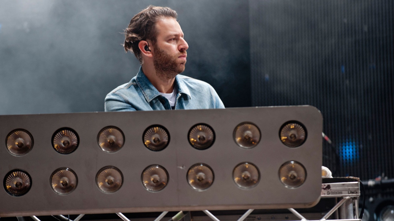 Der Keyboarder aus dem harten Profil