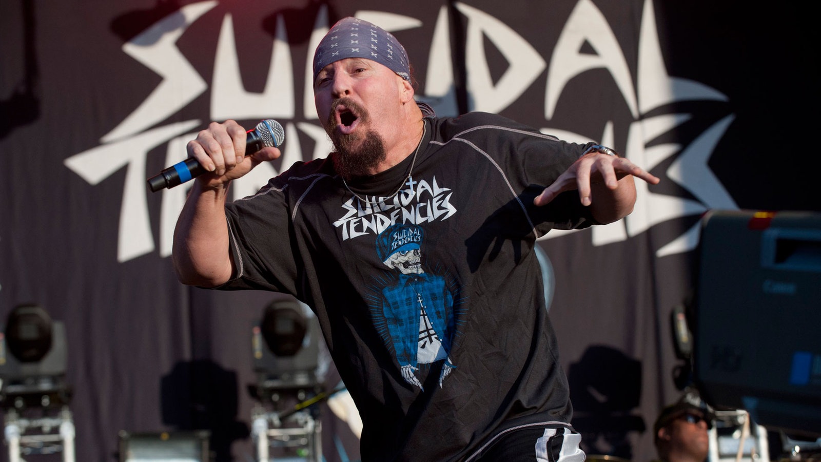 Mike Muir singt