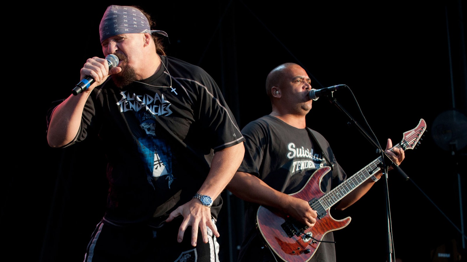 Mike Muir singt