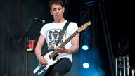 Der Frontmann an seiner Gitarre