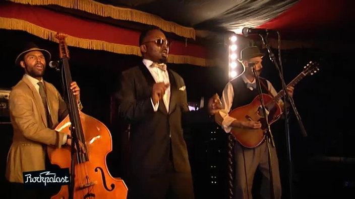 Eurosonic 2014: Reverend Shine Snake Oil Co - "Indifference"