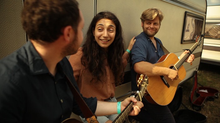 Unplugged: Intergalactic Lovers