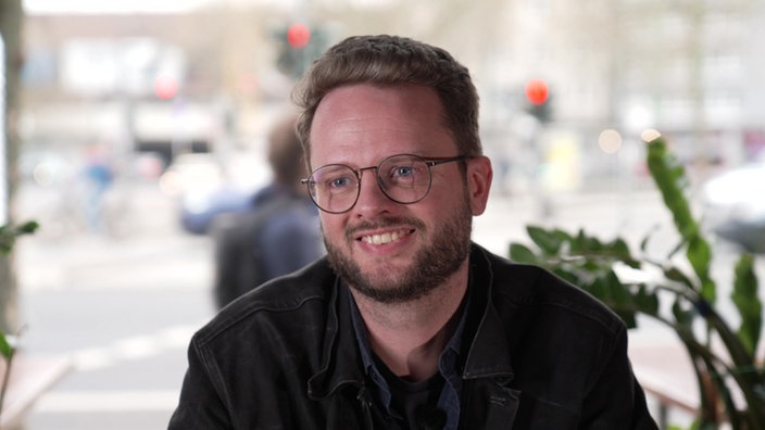 Nahaufnahme Mann mit Brille und Bart