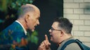 Film "Ganzer halber Bruder": Filmszene mit Christoph Maria Herbst (li.) als Thomas und Nico Randel als Sunny