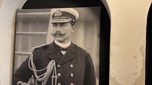 Altes Foto von Kaiser Wilhelm II. im Wasserschloss Huis Doorn