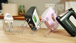 Das Bild zeigt verschiedene Handmixer.