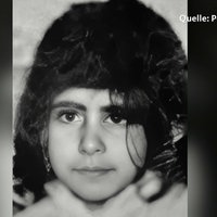 Schwarz-Weiß Bild von Zeynep, einem Mädchen mit schwarzen Haaren, rechts oben steht in weißer Schrift "Quelle: Polizei Hagen"