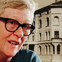 Bildcollage von Regina Konstantinidis aus Jülich als Kind vor dem Haus Ruhreck und als Erwachsene im Vordergrund