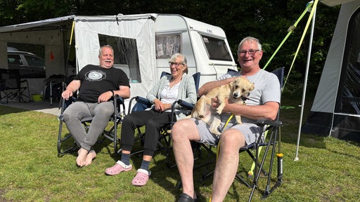 Camper Thomas, Sabine und Erk mit Hündin Pfeilchen aus Hannover