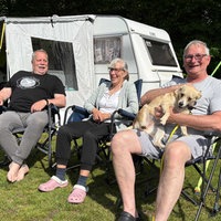 Camper Thomas, Sabine und Erk mit Hündin Pfeilchen aus Hannover