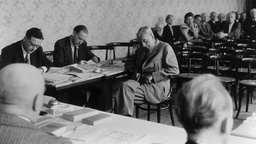 Fritz Thyssen vor der Spruchkammer in Königstein