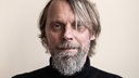 Eine Porträtaufnahme von Jens Balzer