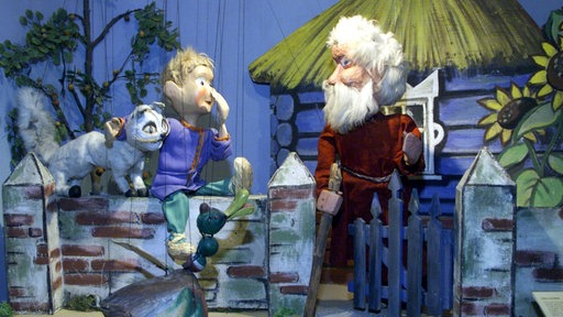 Szene aus dem Puppenspiel "Peter und der Wolf"