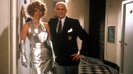 Evelyn Hamann und Vicco von Bülow in einer Szene der Komödie "Ödipussi"
