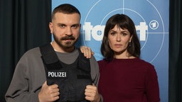 Schauspielerin Melika Foroutan (r) und Schauspieler Edin Hasanovic werden auf einer Pressekonferenz des Hessischen Rundfunks (hr) am Rande von laufenden Dreharbeiten als neues Ermittlerteam des hessischen «Tatort» vorgestellt. 