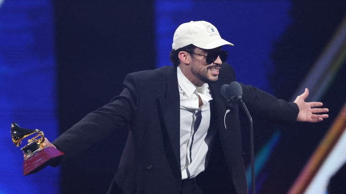 Bad Bunny wird mit dem Latin Grammy Award für das Album des Jahres 2025 ausgezeichnet.