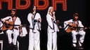 Die Mitglieder der schwedischen Popgruppe ABBA bei einem Auftritt in den 70ern