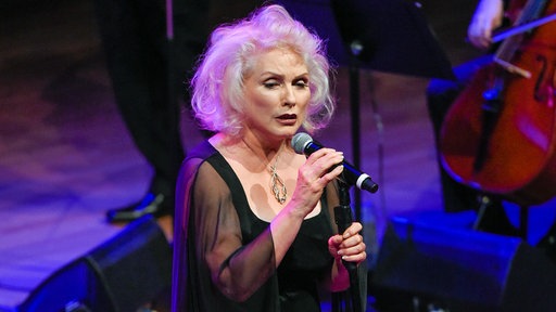 Blondie-Sängerin Debbie Harry live 2015