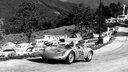 Der deutsche Motorsportler Wolfgang Graf Berghe von Trips in Aktion im Porsche-Rennwagen beim Großen Bergpreis von Österreich am 15.08.1958 auf der Gaisbergstraße über Salzburg