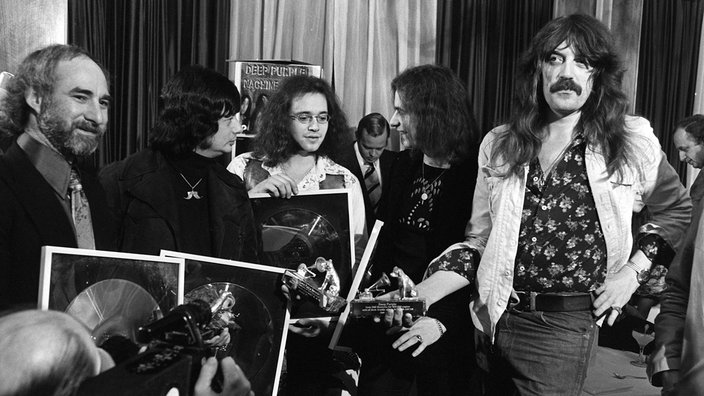 Deep Purple bei einer Gold-Verleihung in den 1970er Jahren