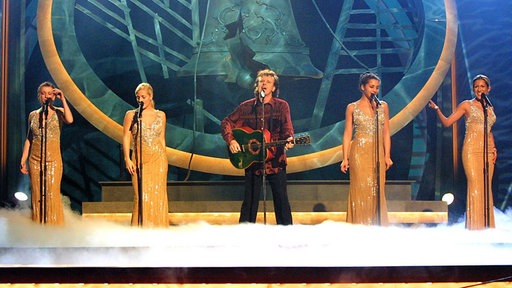 Sänger Donovan 2001 bei einem Auftritt mit der Band No Angels