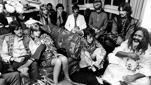 Beatles, Donovan und Mia Farrow bei Maharishi Mahesh Yogi