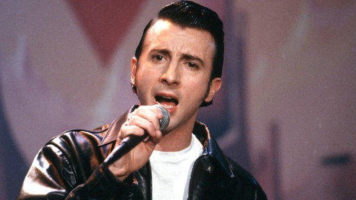 Sänger Marc Almond während eines Konzerts der TV-Sendung "Na Siehste" 1989 in München