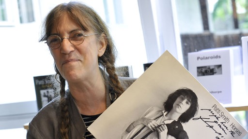 Patti Smith mit signierter LP 2010