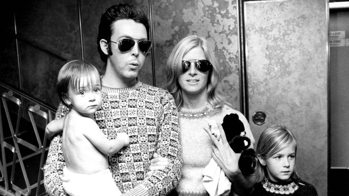 Paul McCartney mit Ehefrau Linda und Kindern