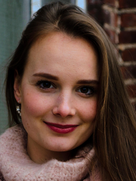 Porträtbild von Josefine Upel