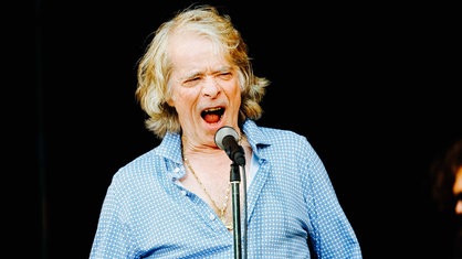 Musiker Helge Schneider auf der Bühne