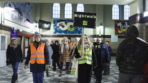 Löhner Nightwalk in der Bahnhofshalle