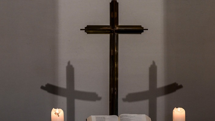 Es ist wohl einer der schlimmsten Missbrauchsfälle in der katholischen Kirche. Das Opfer will nun gegen das Erzbistum Köln klagen.