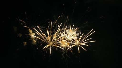 Ein Feuerwerk am Nachthimmel