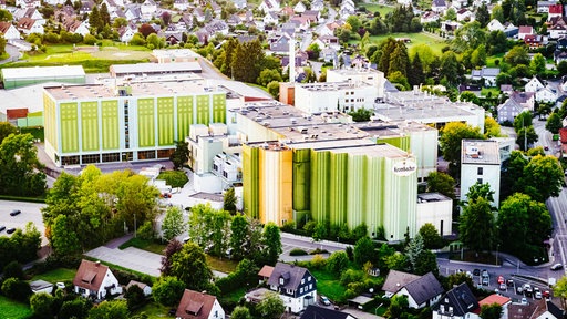 Luftaufnahme der Krombacher-Brauerei in Kreuztal.