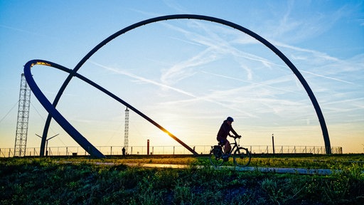 Die Halde Hoheward im Sonnenuntergang