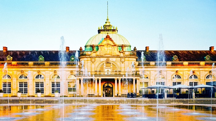 Springbrunnen vor dem Kaiserpalais in Bad Oeynhausen.