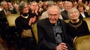 Das Beitragsbild des WDR3 Kulturfeature "Hommage à György Kurtág" zeigt den Komponisten György Kurtág und seine Frau an seinem 90. Geburtstag in Budapest.